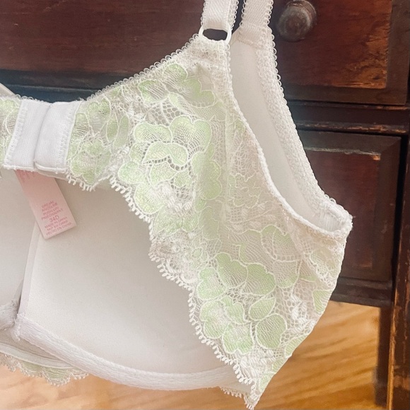 Victoria's Secret Ivory and Lime Bra - Picture 6 of 13